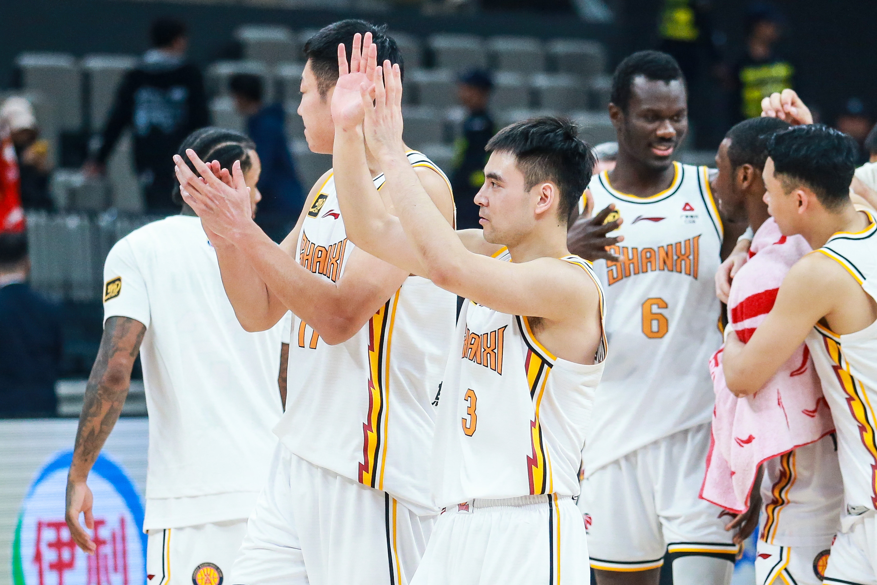 九游体育下载关于赛后CBA常规赛焦点战,曼联复出首秀,引发热议,赛程密集仍需轮换的信息